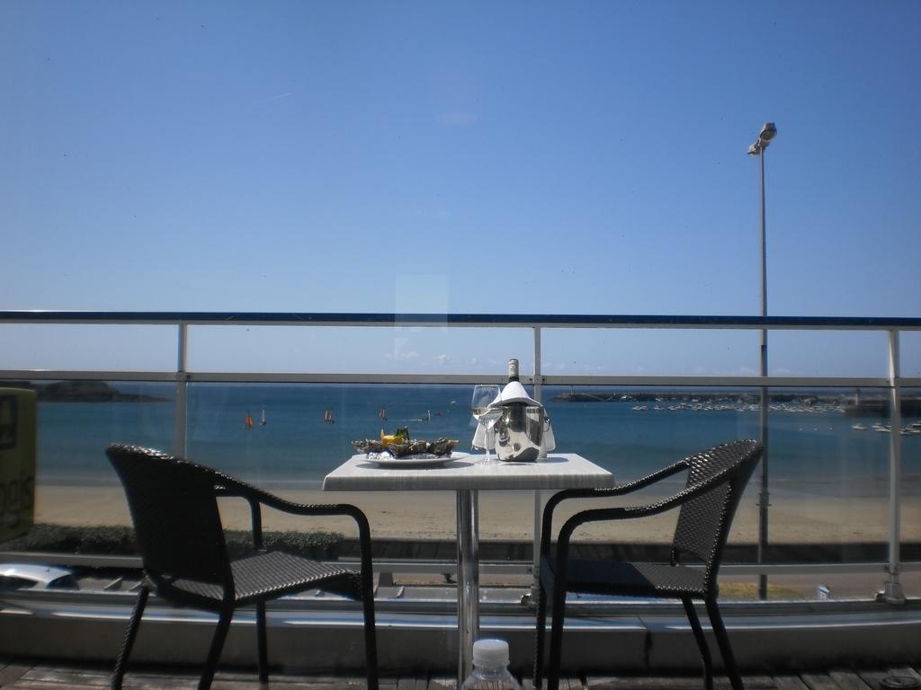 Hotel De La Plage Erquy Ruang foto