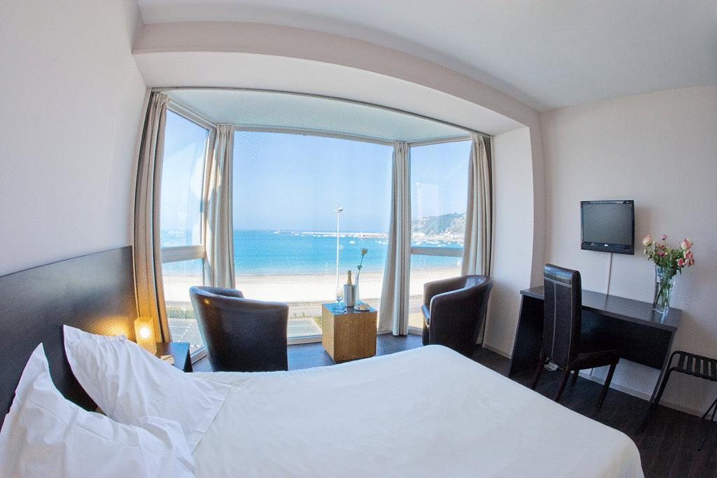 Hotel De La Plage Erquy Bagian luar foto
